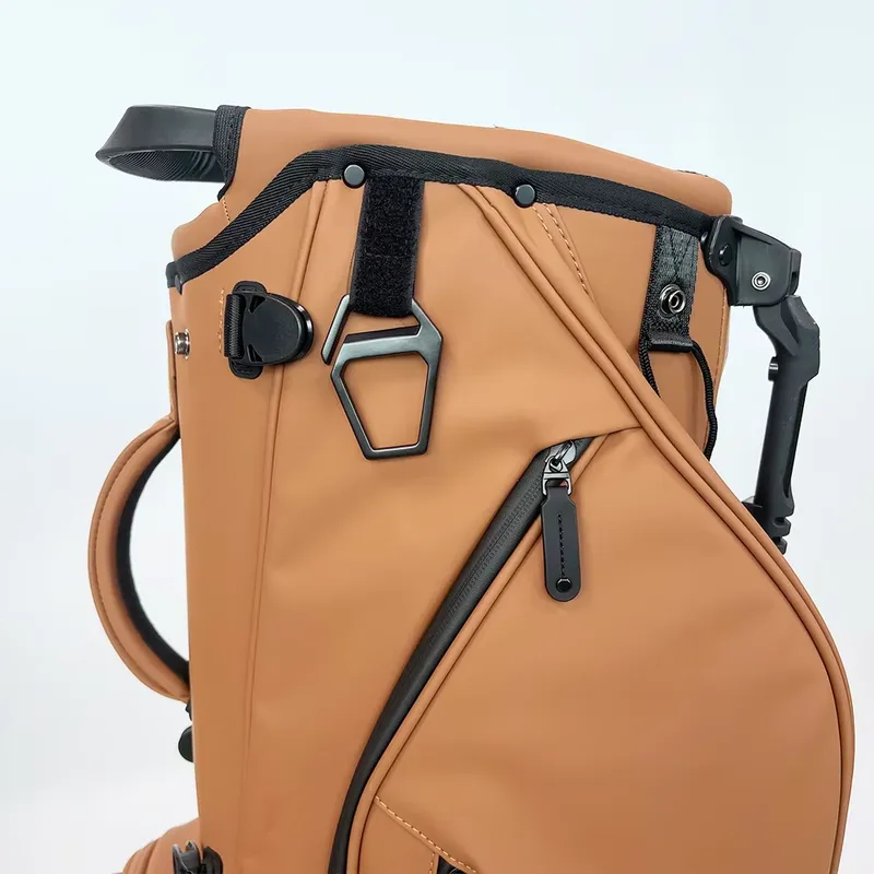 カスタムロゴ刺繍ゴルフスタンドバッグPUレザーブラウンサンデ - Sports Equipment Logos のレビューと価格