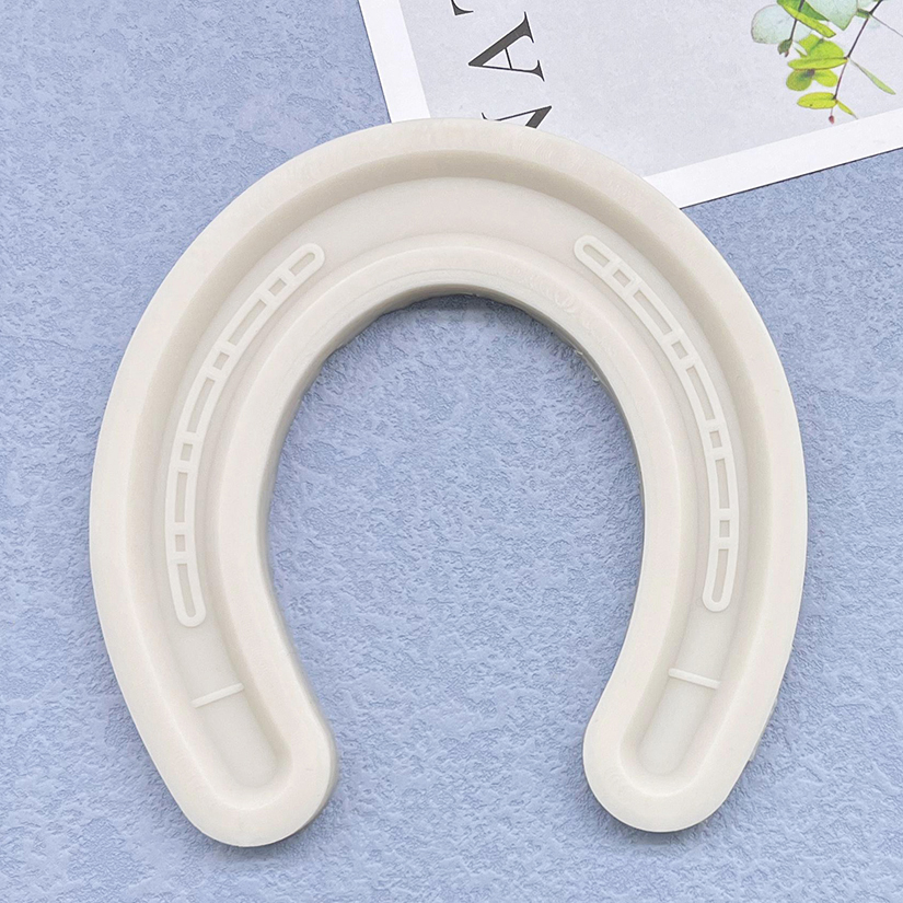 馬蹄シリコーンシュガークラフトチョコレートカップケーキベーキ - Horseshoe Game Set のレビューと価格